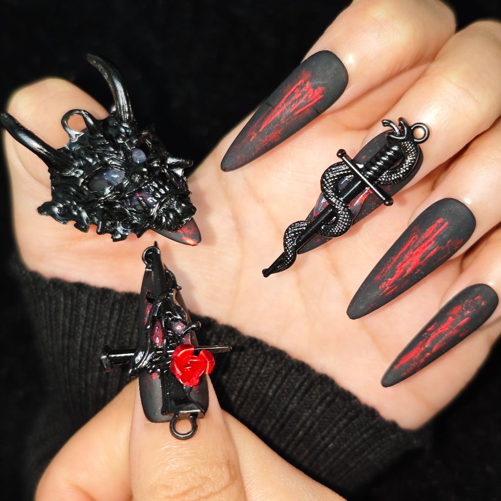 Dragon Thorn Handmade Press On Nails-Mielikki Nails