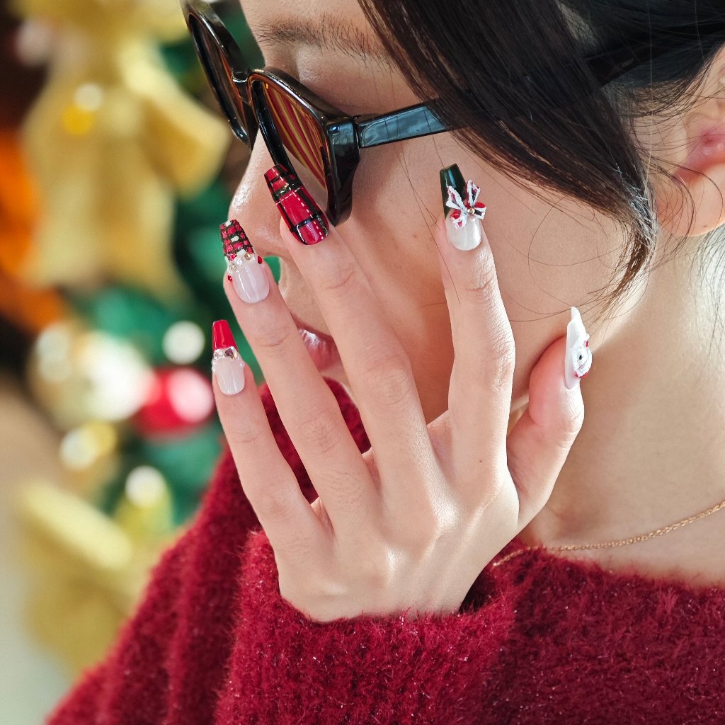 Holiday Charm Handmade Press On Nails - Arcanus Nails