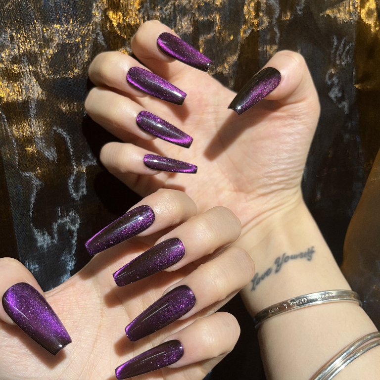 Purple Cat‘s Eye Handmade Press On Nails - Arcanus Nails
